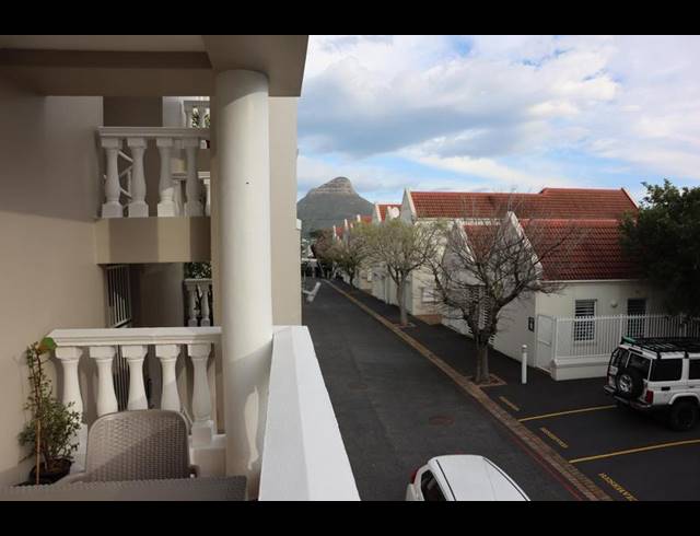 2 BEDROOM PROPERTY TO RENT IN VREDEHOEK